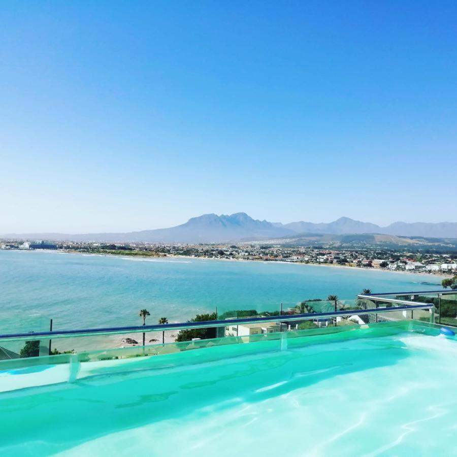 Gordon's Shore Luxury - Solar Powered Gordons Bay