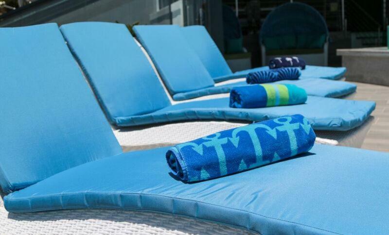 Gordon's Shore Luxury - Solar Powered