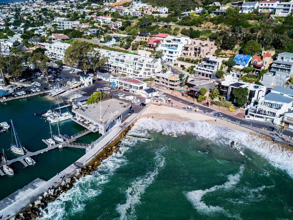 Gordon's Shore Luxury - Solar Powered Apartment