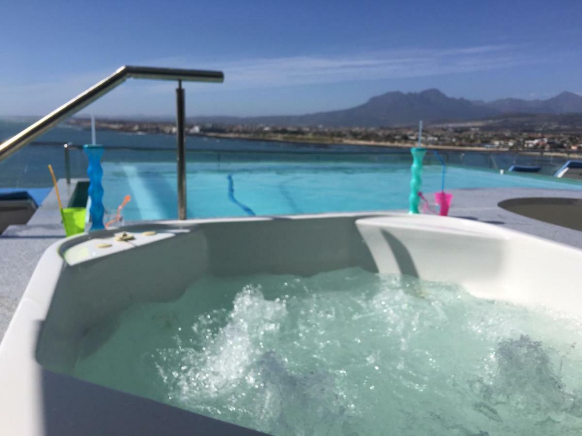 Gordon's Shore Luxury - Solar Powered Apartment